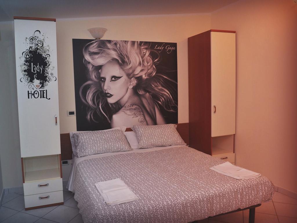 Hotel Lady ริมินี ภายนอก รูปภาพ