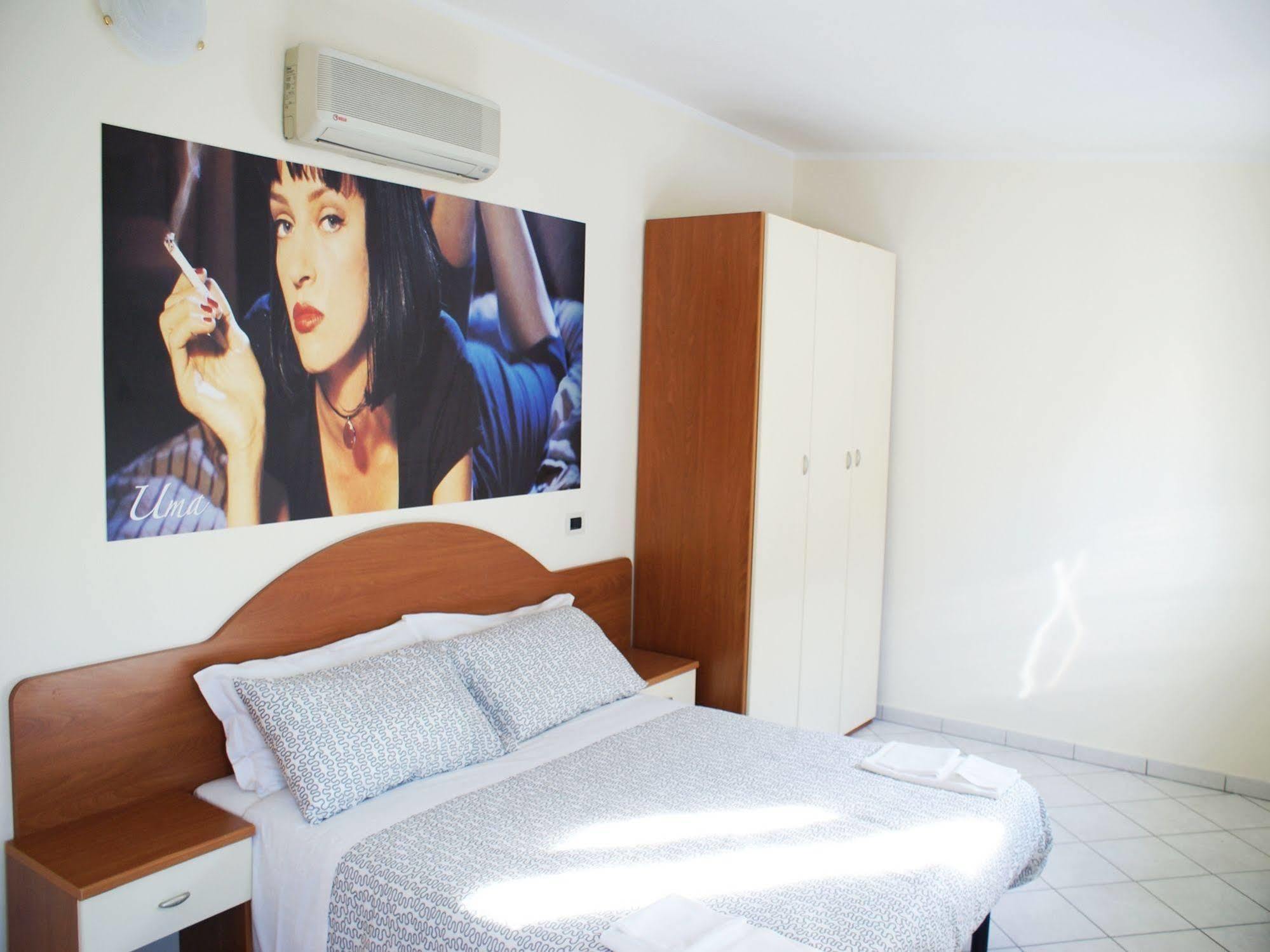 Hotel Lady ริมินี ภายนอก รูปภาพ